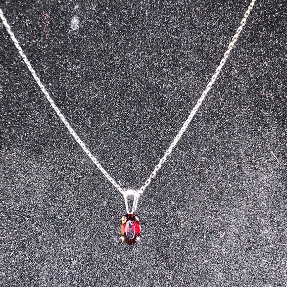 Pendant Chain Necklace - Picture 2 of 4